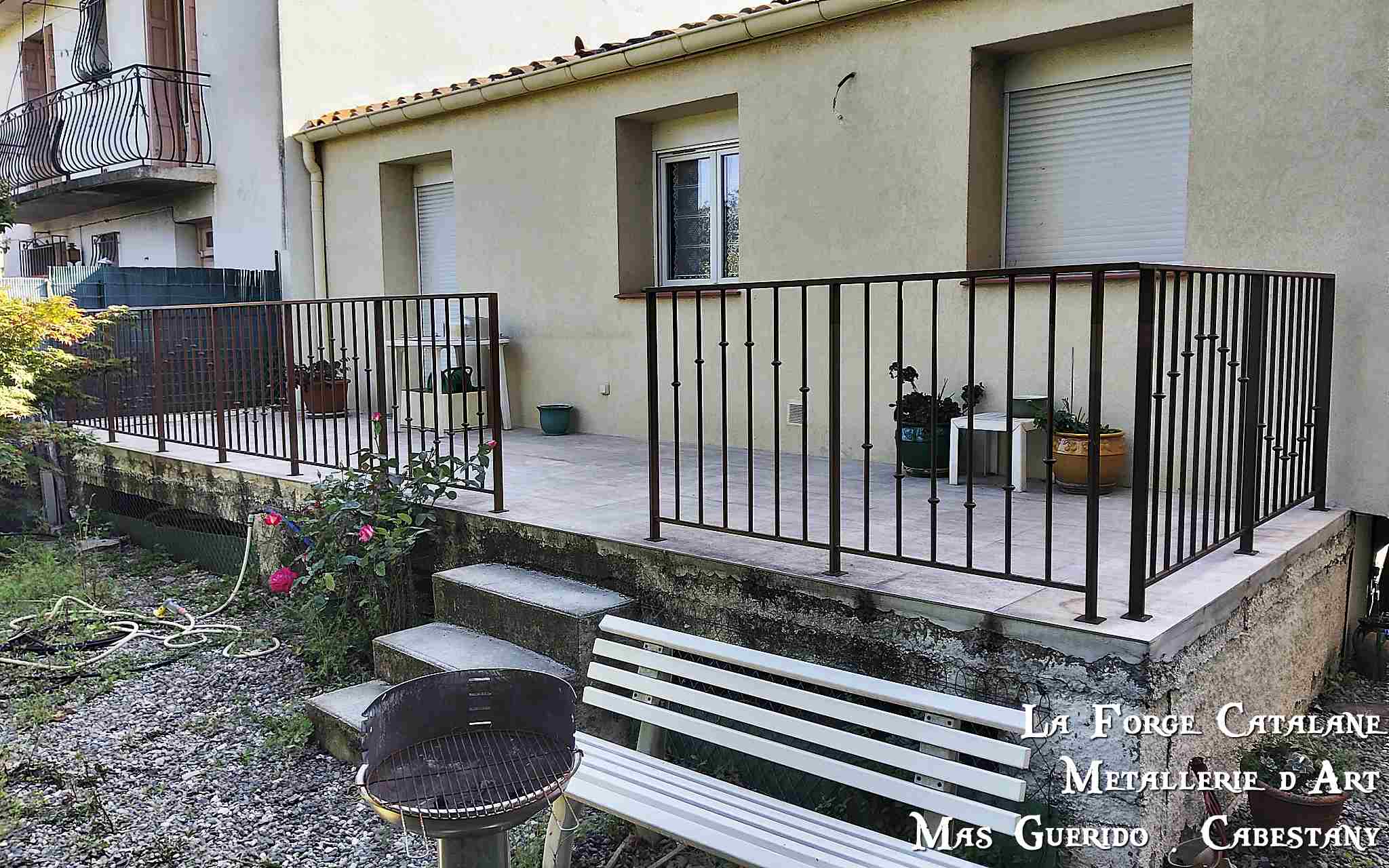 rambarde garde corps barreaudage droit avec bagues ronde aplatie forge catalane.jpg